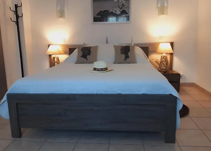 Holiday home Bord Verdon T2 Maisonnette 35m2 Climatisation - Terrasse 25m2-classe 3etoiles